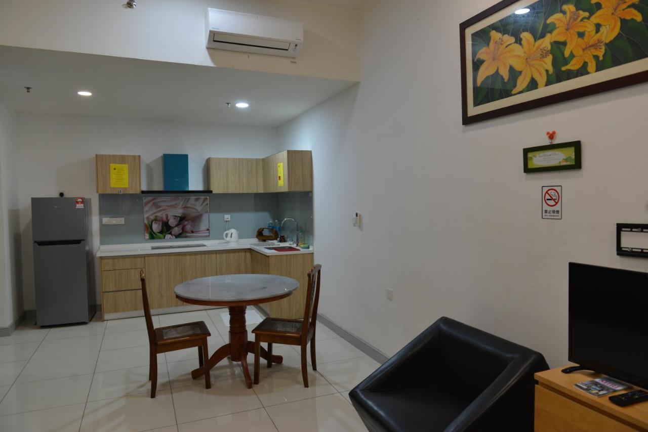 My Daily Homestay - Miri Times Square Buitenkant foto