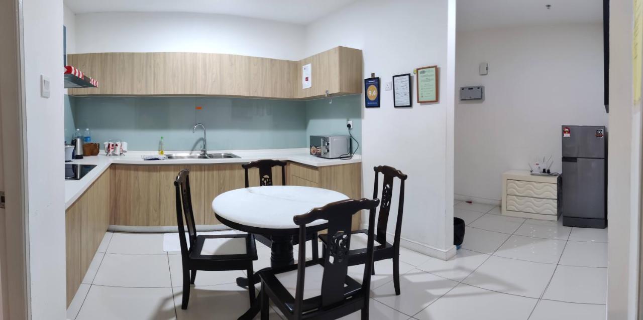 My Daily Homestay - Miri Times Square Buitenkant foto